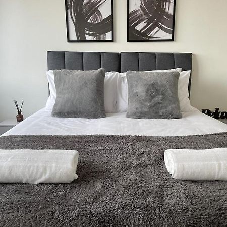 Premier Suite- Bedford City Centre With Free Gym & Parking Exterior foto